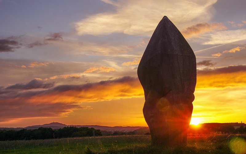 Sonnenuntergang an der Straße der Skulpturen