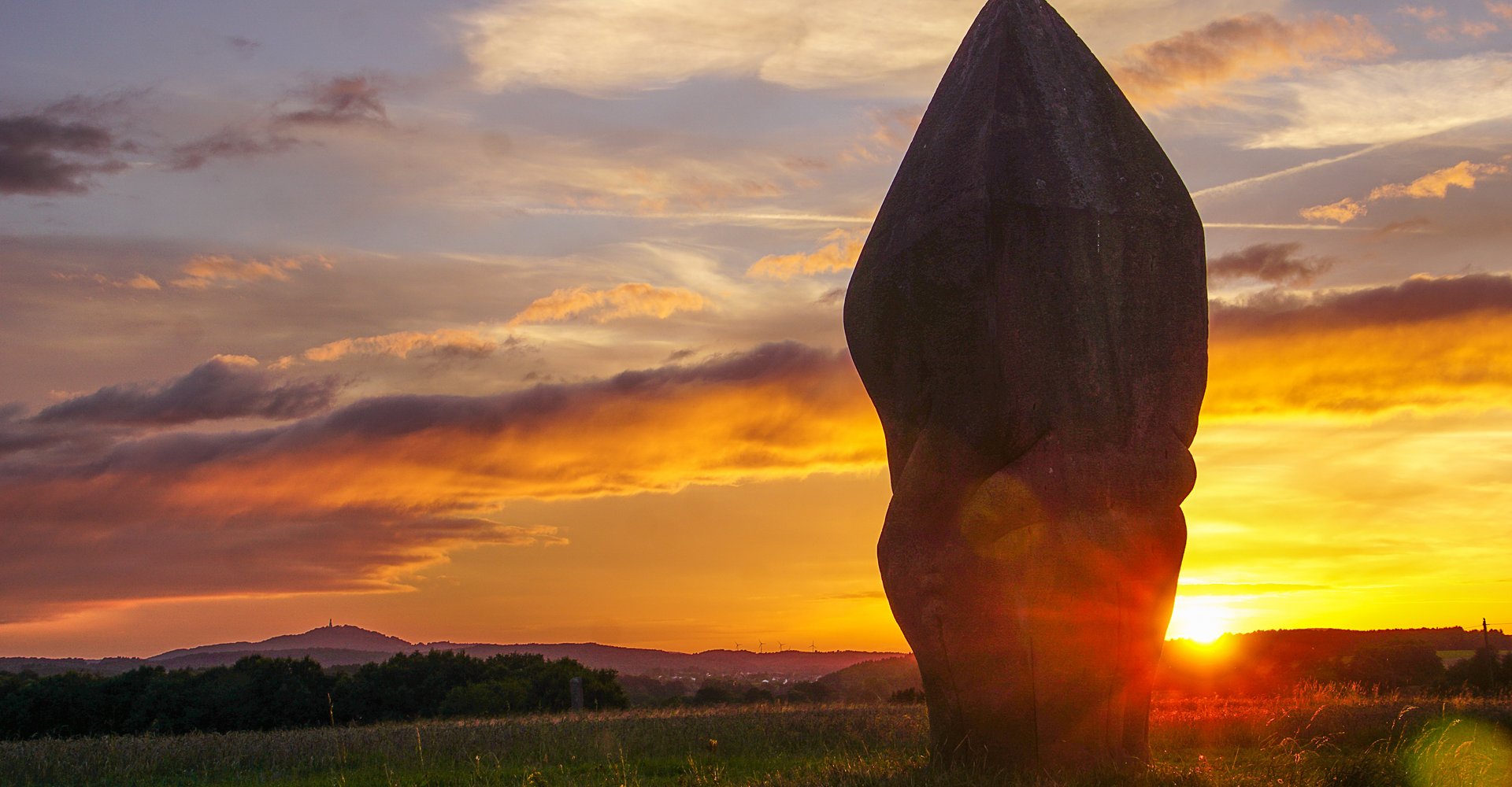 Sonnenuntergang an der Straße der Skulpturen